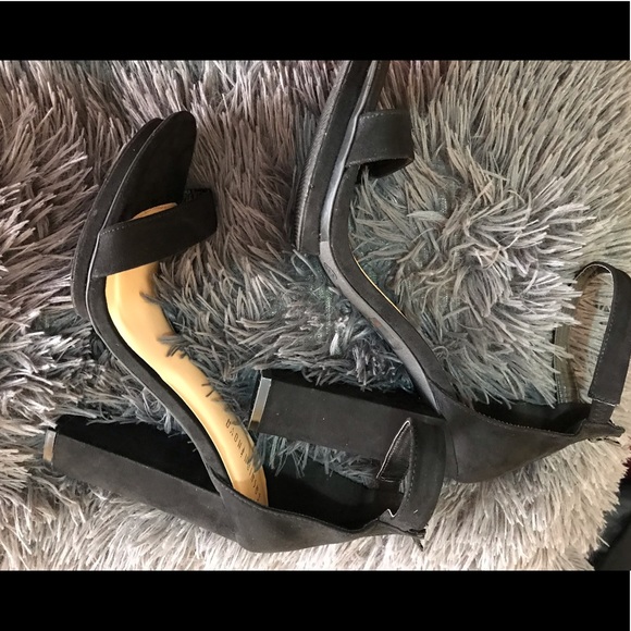 Fashion Nova Simply Chic Heel - Black 🖤 - Picture 3 of 8